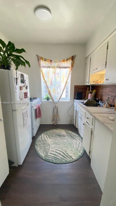 7440 Byron Ave 12b Property Photo 9