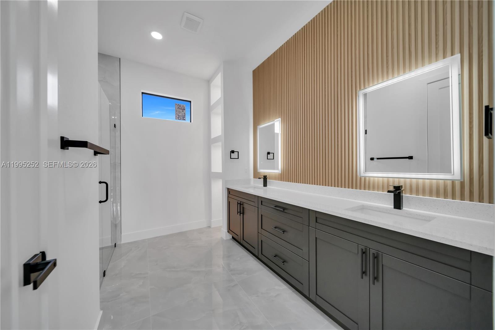 2720 Santa Barbara Blvd N Property Photo 33