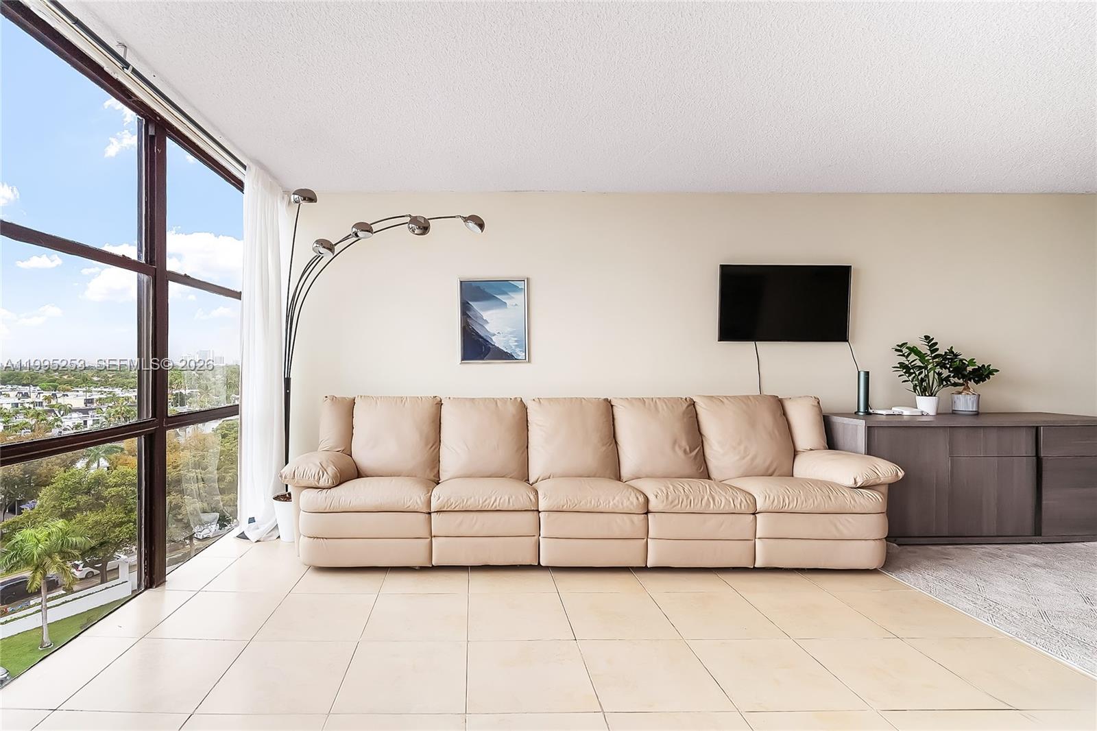 800 Parkview Dr 901 Property Photo 10