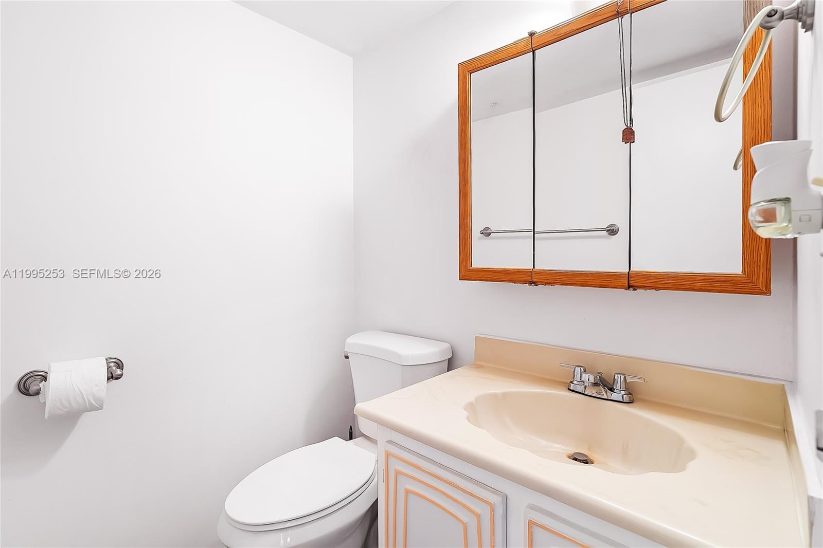 800 Parkview Dr 901 Property Photo 14