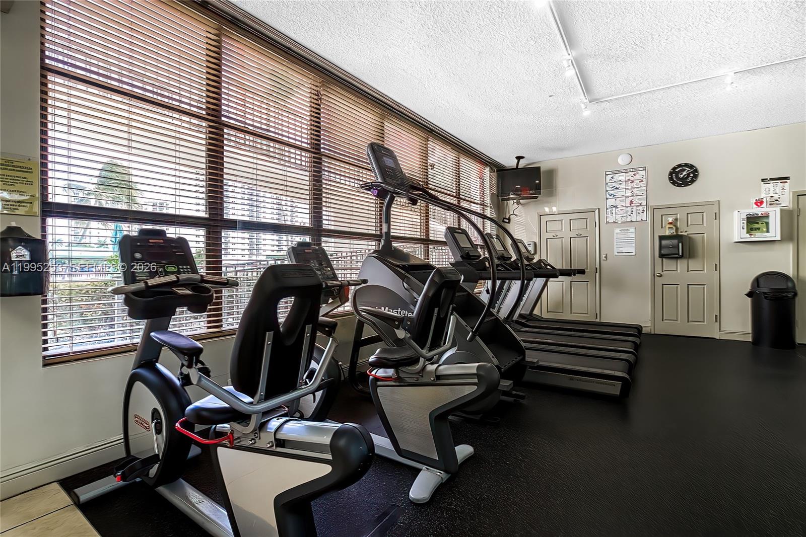 800 Parkview Dr 901 Property Photo 38