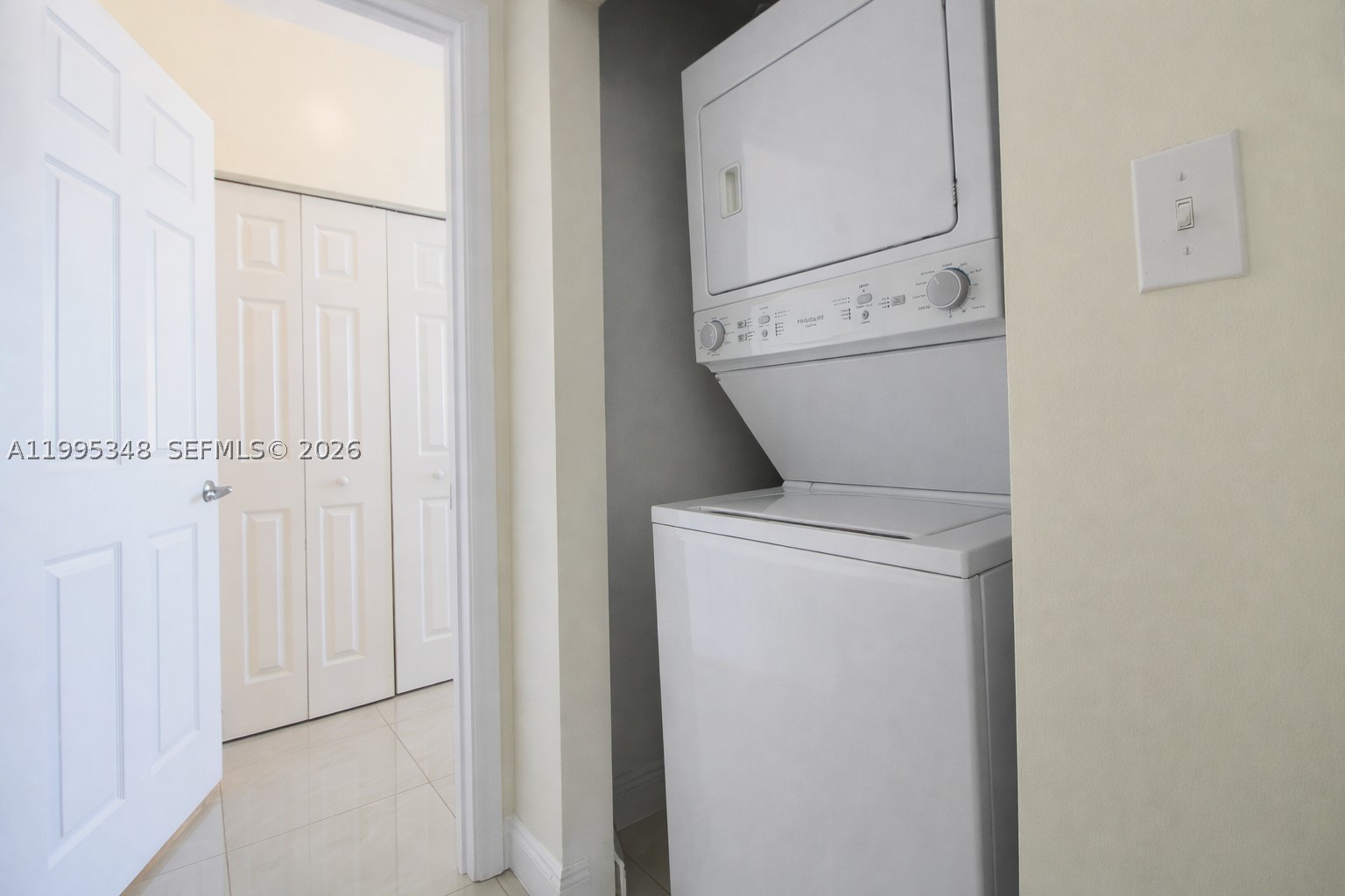 140 S Dixie Hwy 1019 Property Photo 6