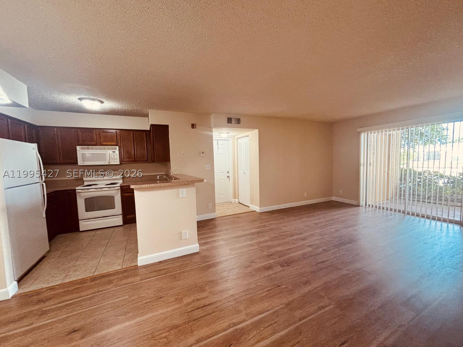 A11995427 Property Photo 4