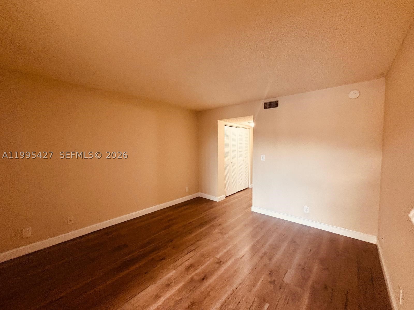 A11995427 Property Photo 11