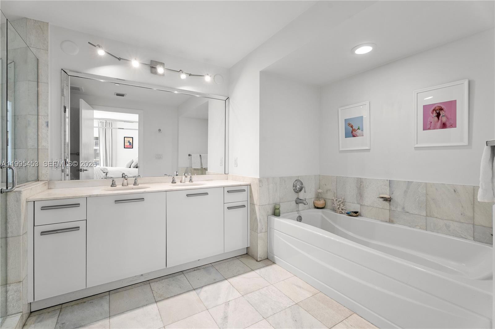 1060 Brickell Ave 2117 Property Photo 9