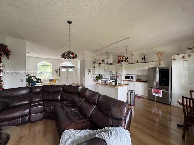 A11995522 Property Photo 4