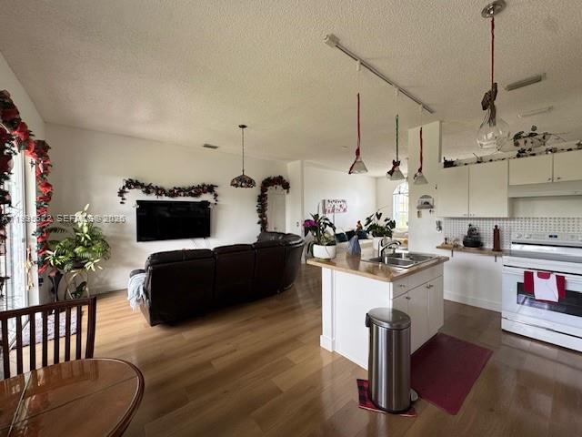 A11995522 Property Photo 8