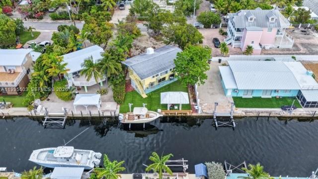 1126 Grand St Property Photo 10