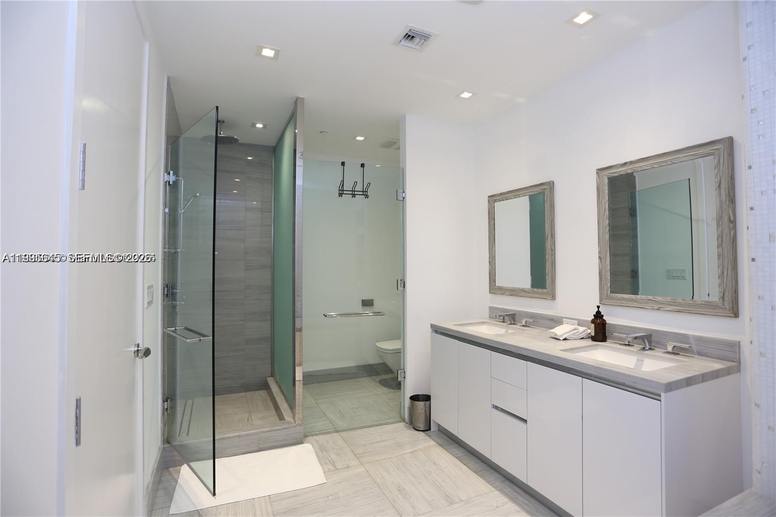 16901 Collins Ave 904 Property Photo 10