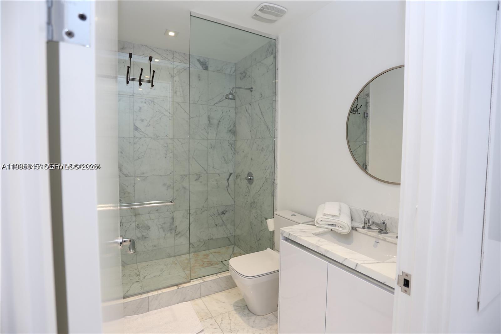 16901 Collins Ave 904 Property Photo 12