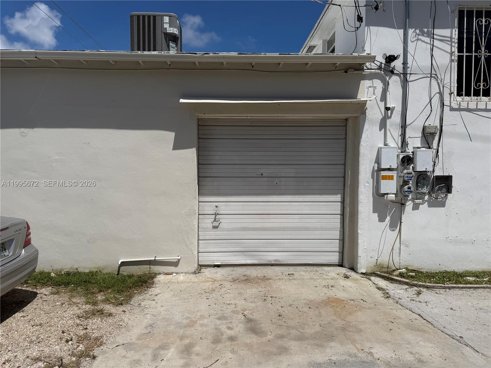 1017 N 20th Ave Property Photo 1