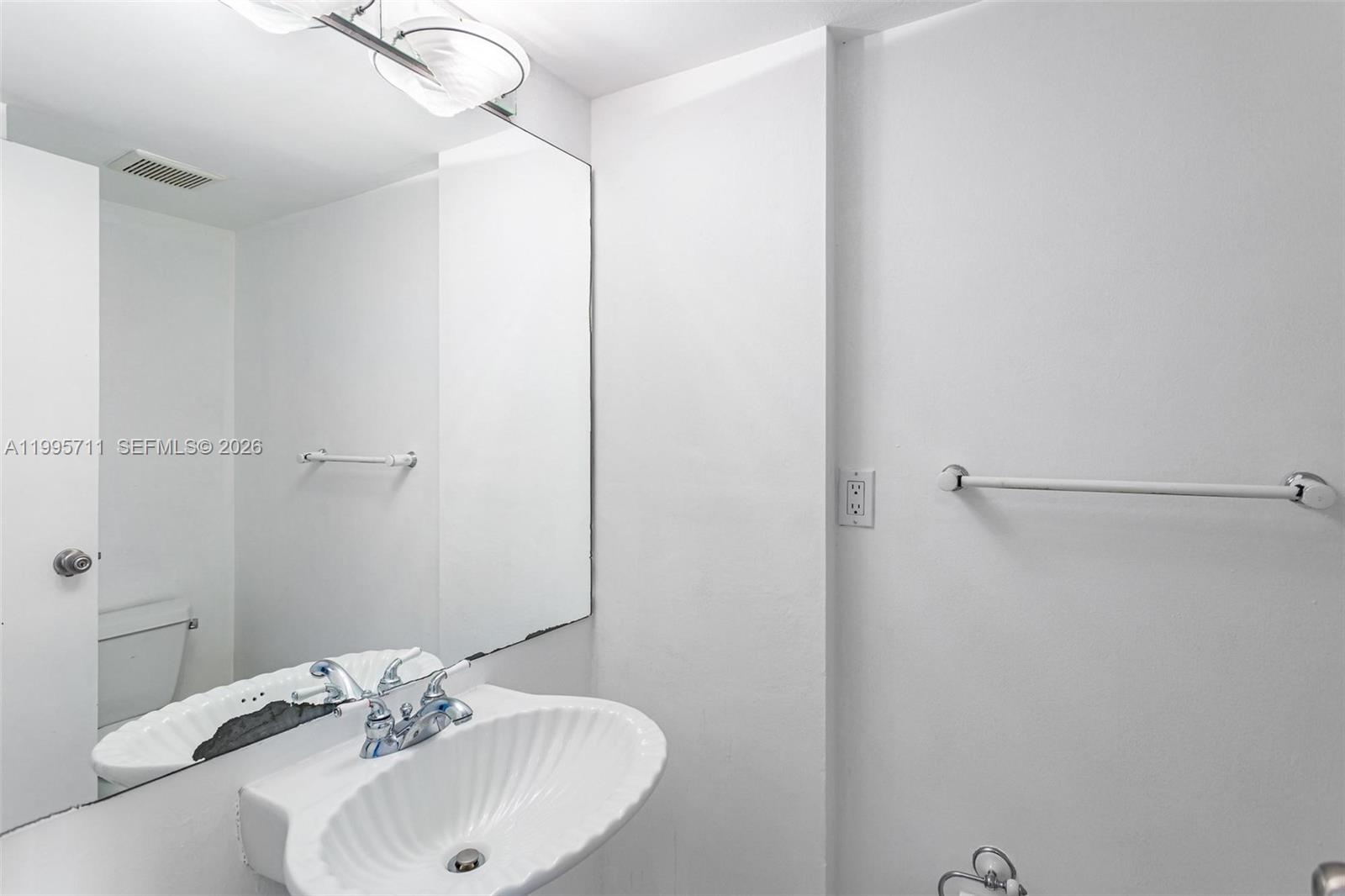 555 Ne 15th St 15b Property Photo 10