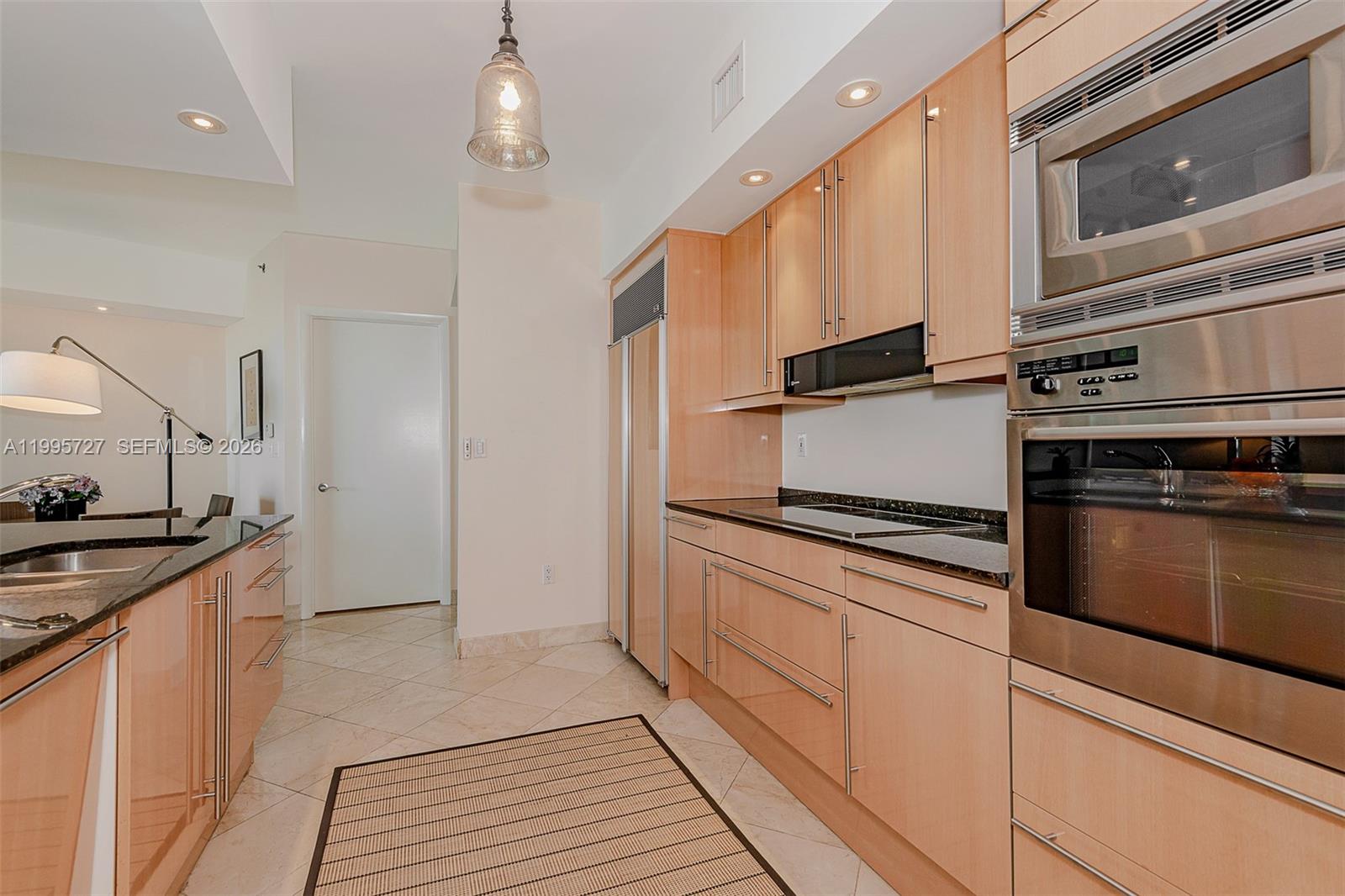 1000 S Pointe Dr 906 Property Photo 12