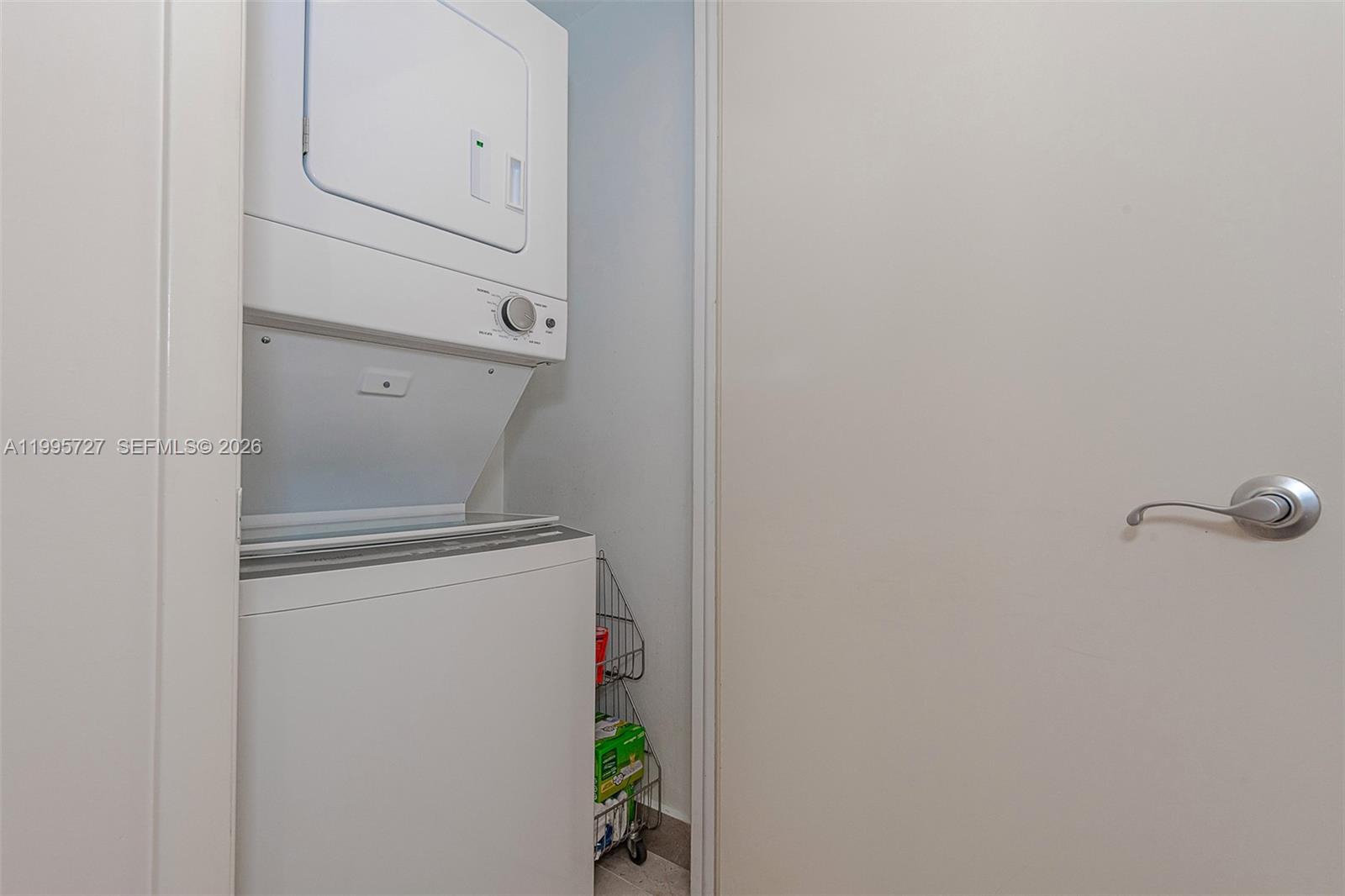 1000 S Pointe Dr 906 Property Photo 16