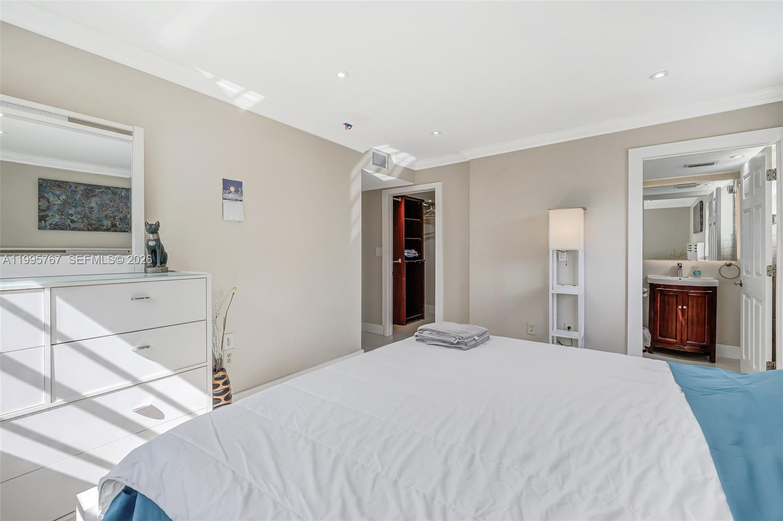 618 Euclid Ave 204 Property Photo 16