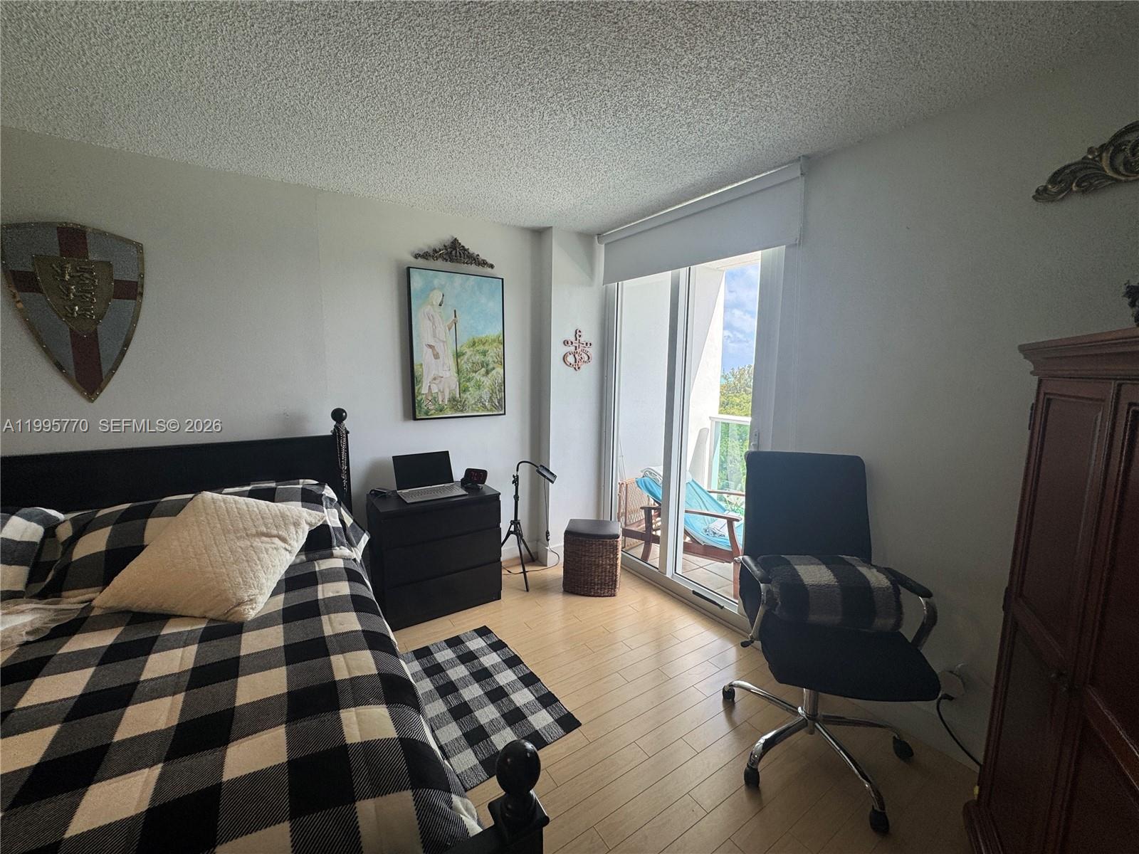 100 Bayview Dr 725 Property Photo 15