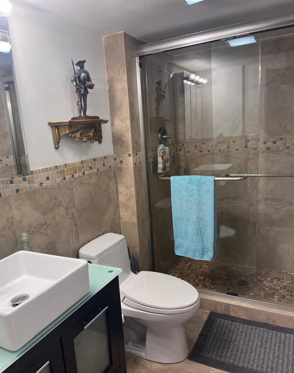 100 Bayview Dr 725 Property Photo 21