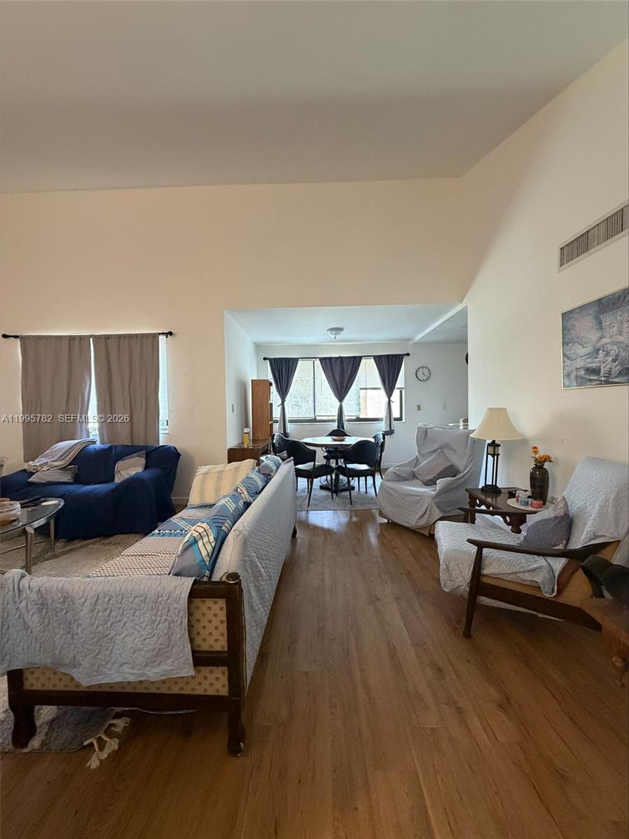 221 W Park Dr 202-3 Property Photo 4