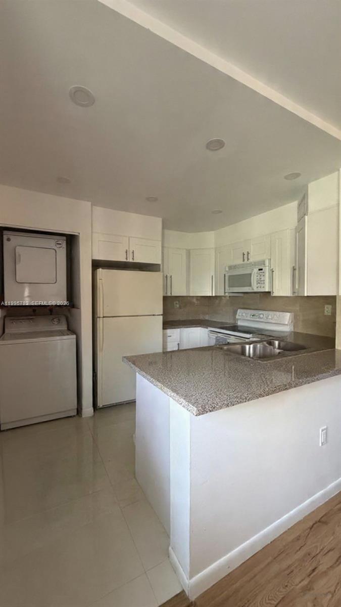 221 W Park Dr 202-3 Property Photo 5