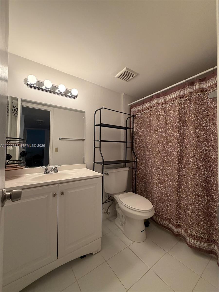 221 W Park Dr 202-3 Property Photo 8