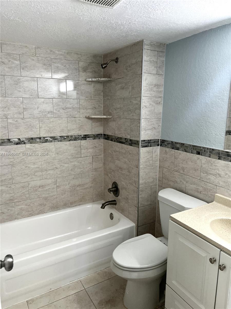 4848 Nw 24th Ct 325 Property Photo 8