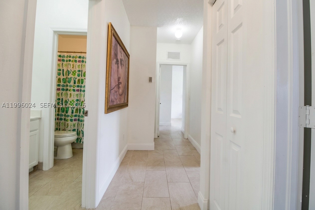 1910 Se 14th Cir Property Photo 24