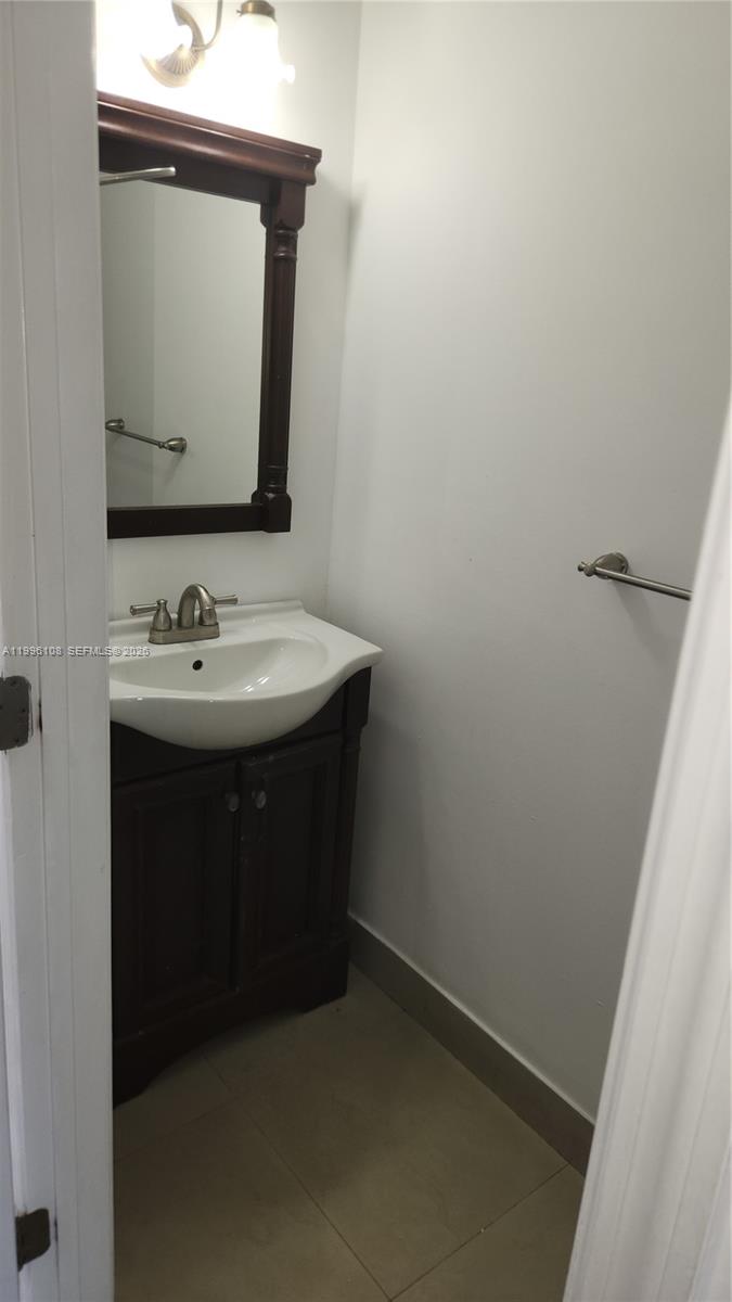 210 E Palm Cir E Property Photo 11