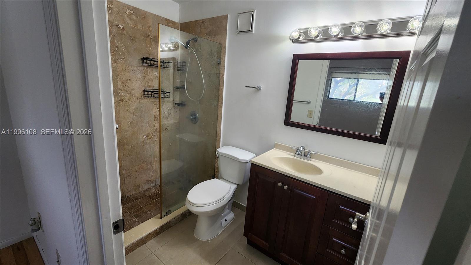 210 E Palm Cir E Property Photo 17