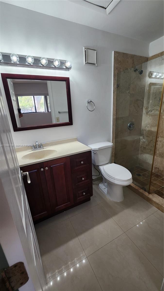 210 E Palm Cir E Property Photo 21