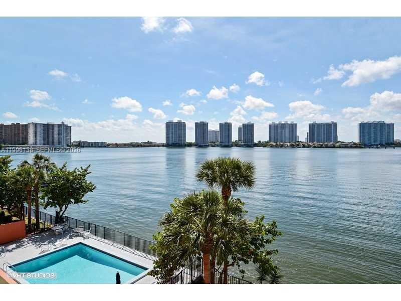 17878 N Bay Rd 307 Property Photo 3