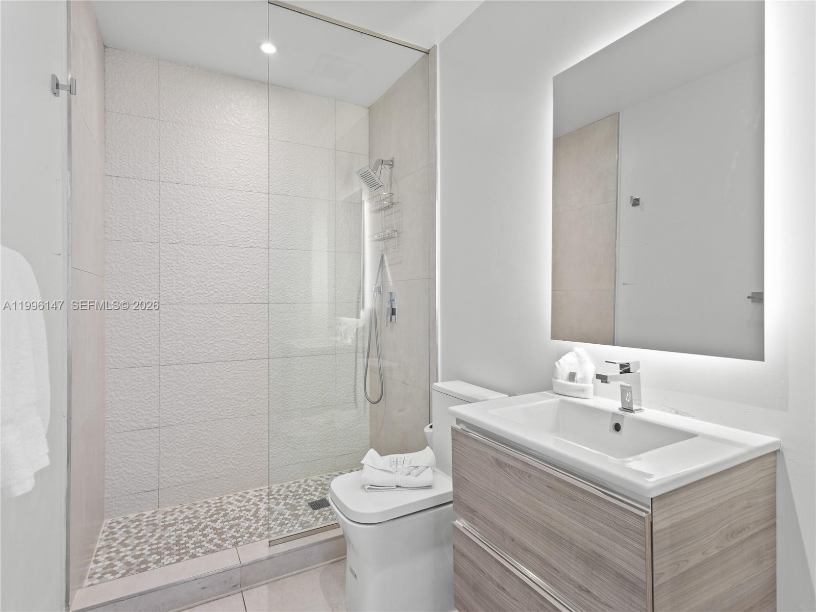 239 Sw 9th St 1403 Property Photo 11