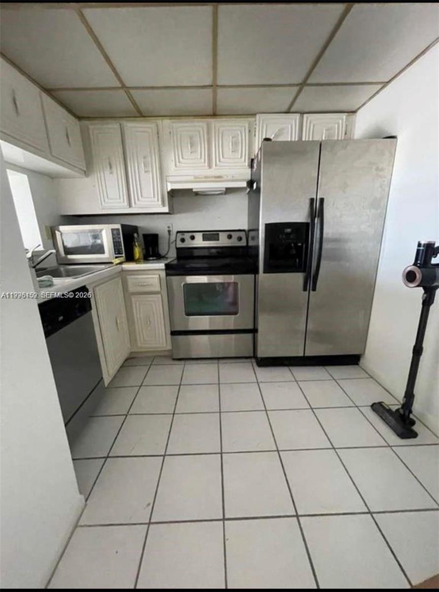 496 Nw 165th St Rd D-611 Property Photo 4