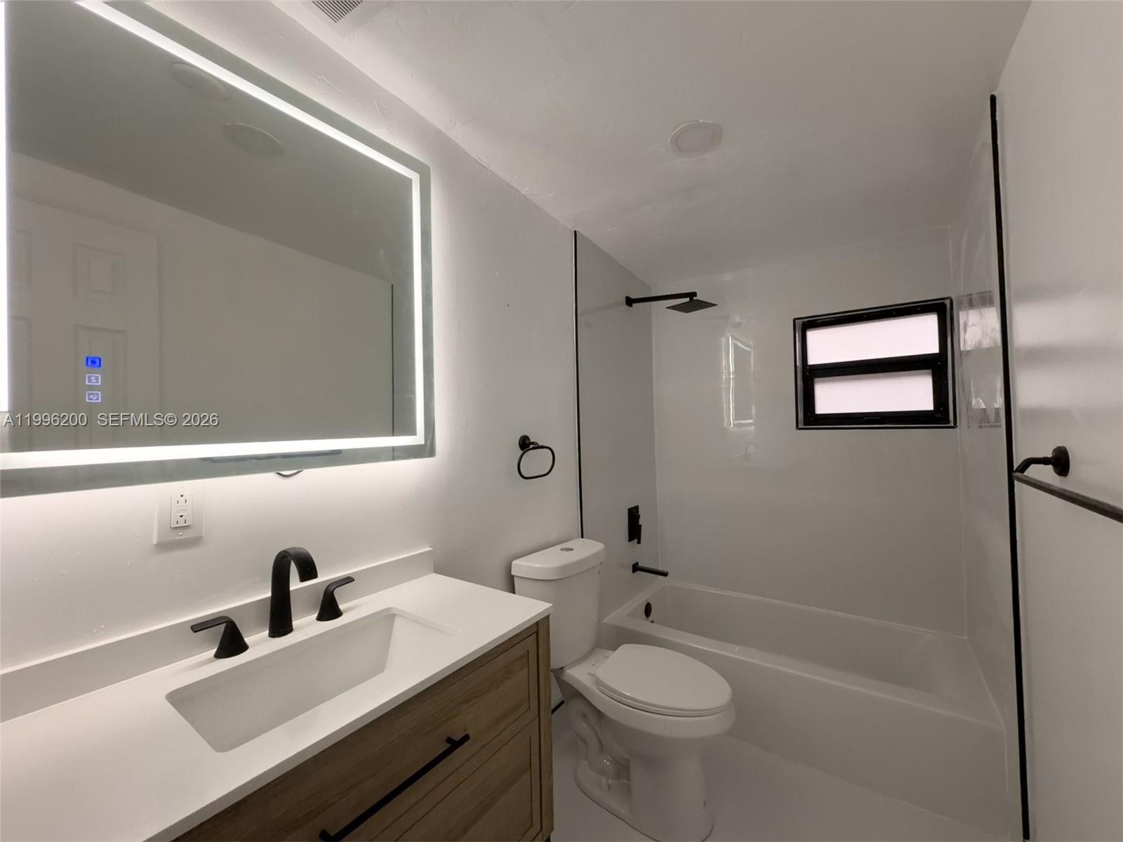 1261 Nw 45th St Property Photo 8