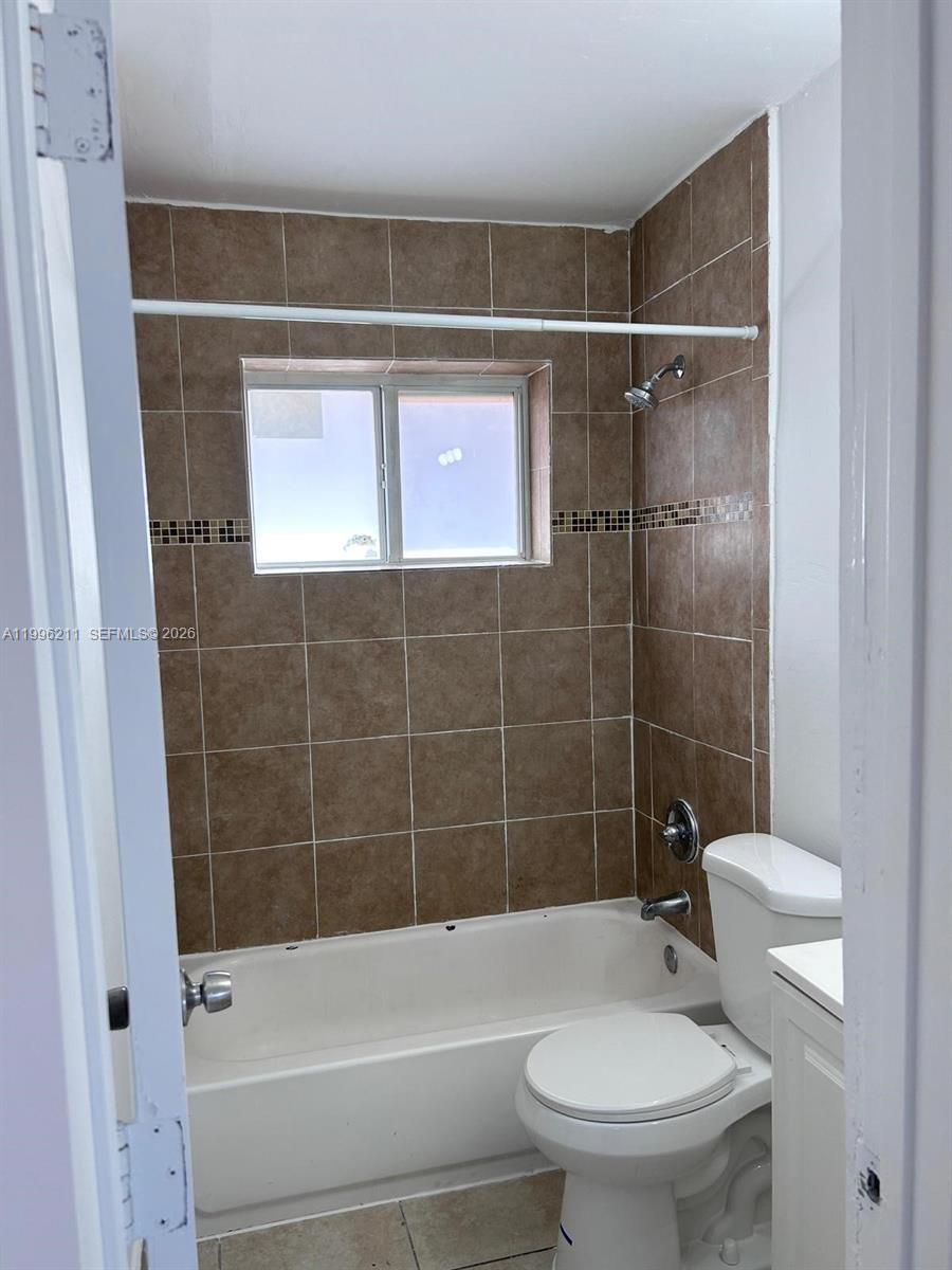 1128 Nw 76th St Property Photo 17