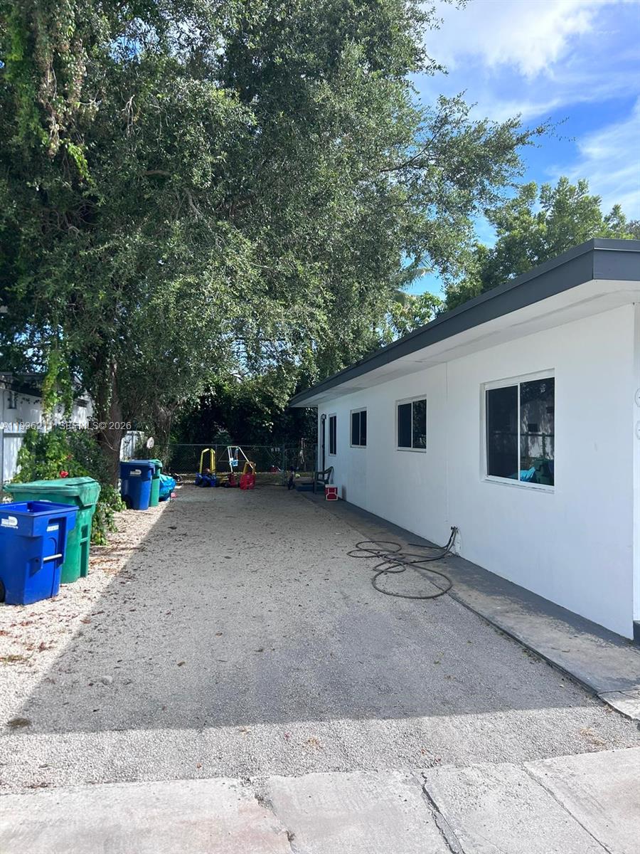 1128 Nw 76th St Property Photo 32