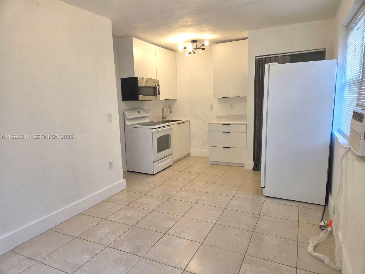 34 SW 6th Ave 4 Property Photo 1
