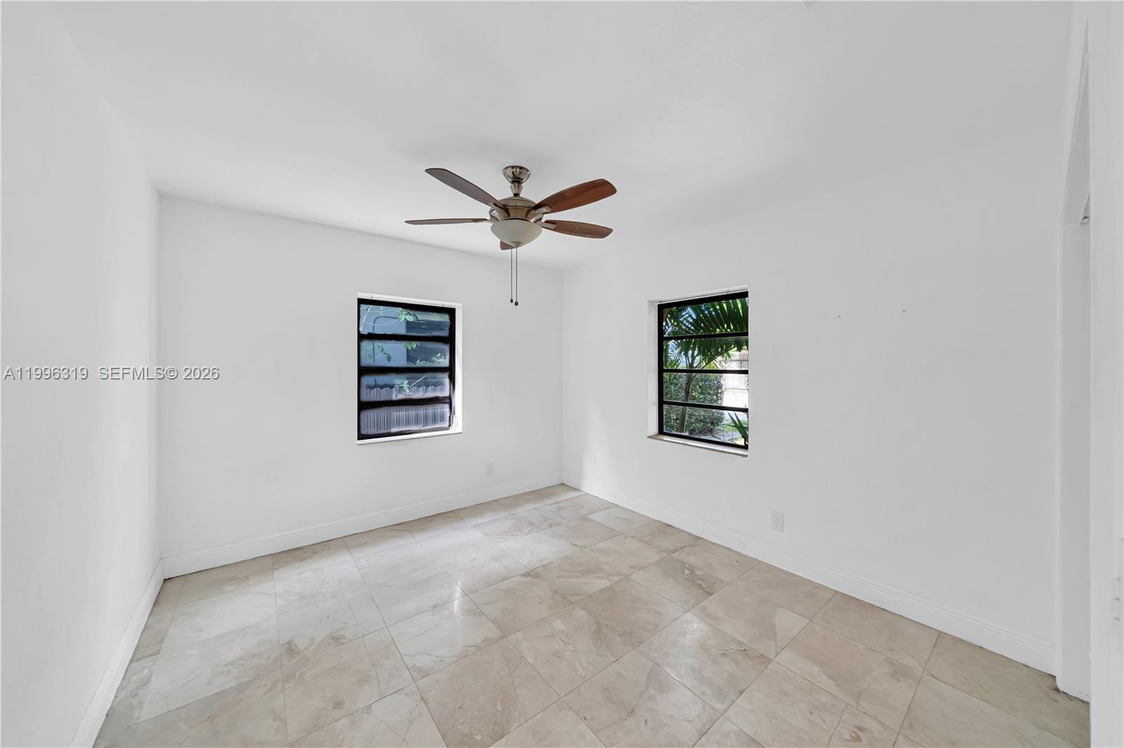 3033 Hibiscus St Property Photo 13