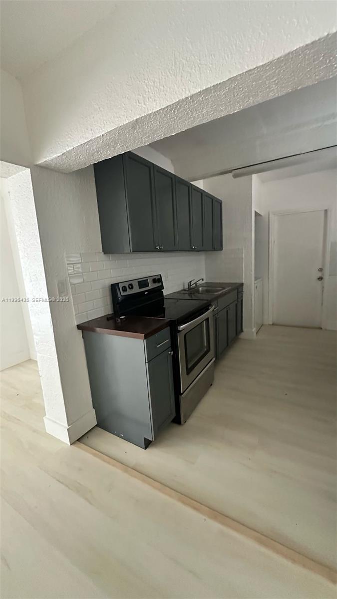 715 Sw 6th St Property Photo 6