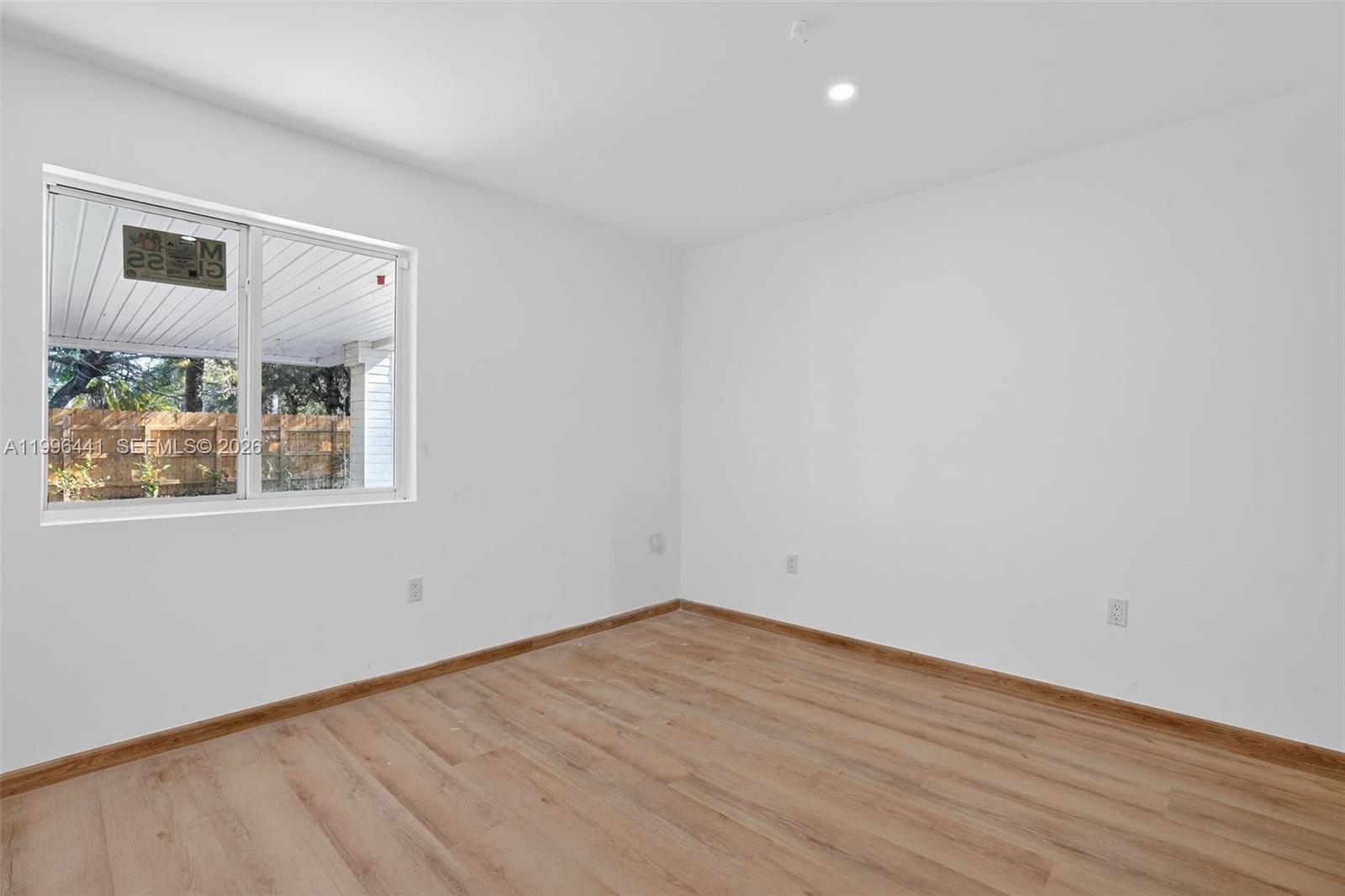 1515 N Redland Rd 1 Property Photo 5