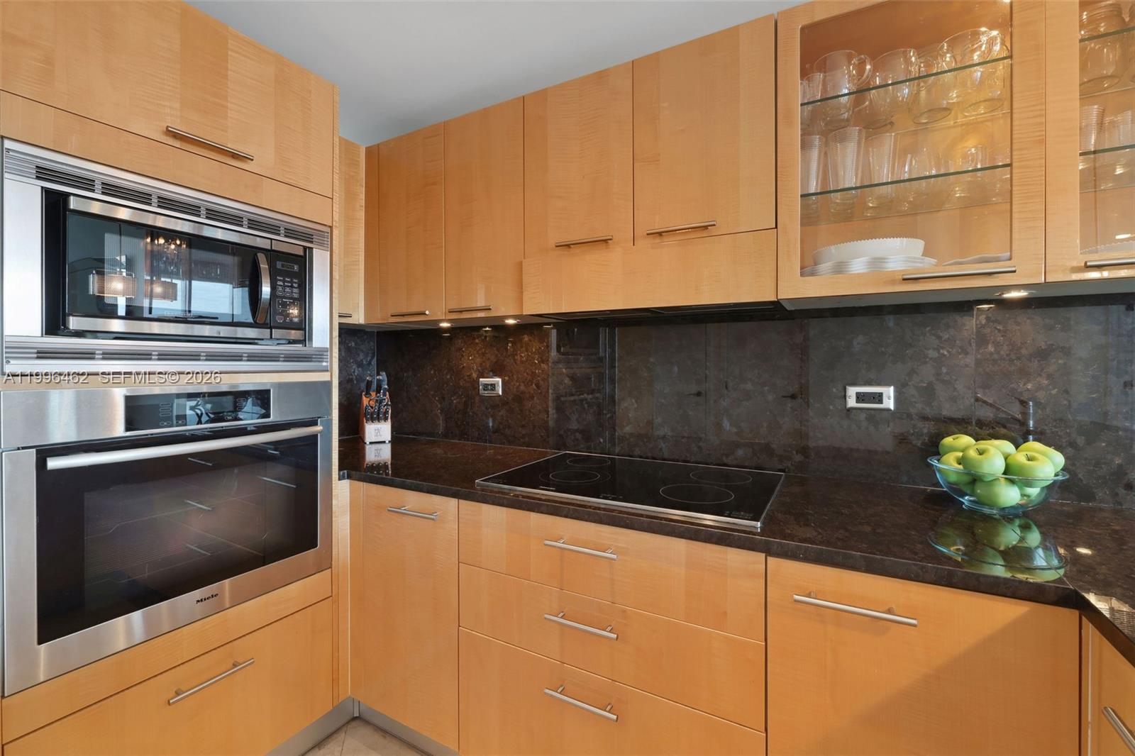 6799 Collins Ave 1106 Property Photo 3