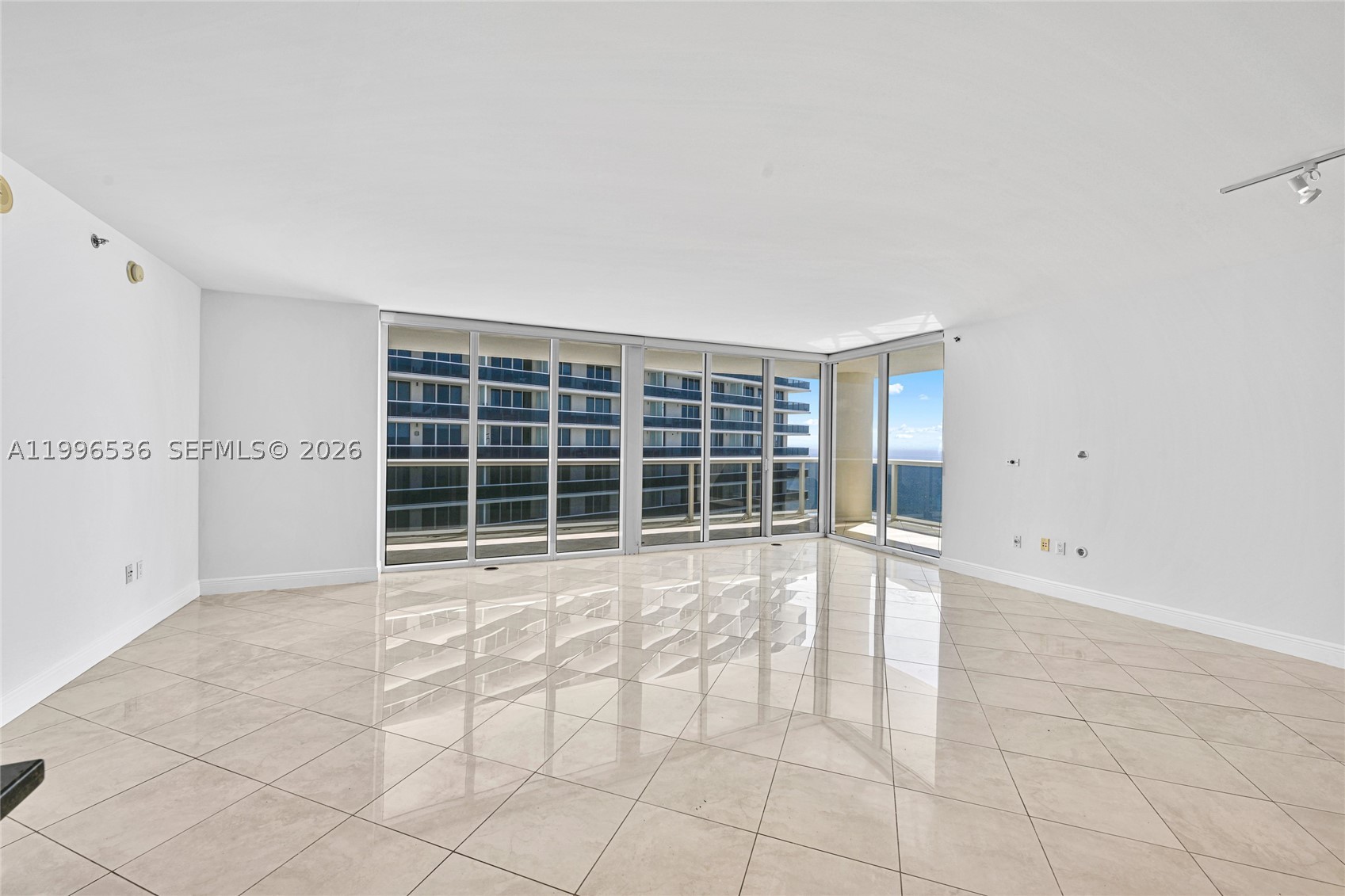 1850 S Ocean Dr 3510 Property Photo 4