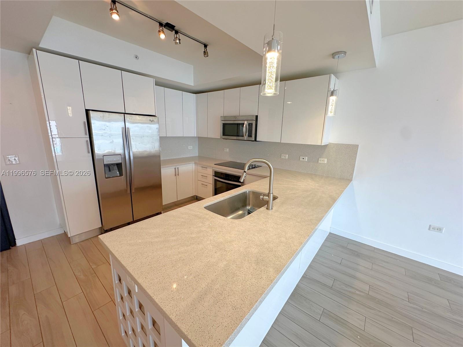 999 Sw 1st Ave 2109 Property Photo 4