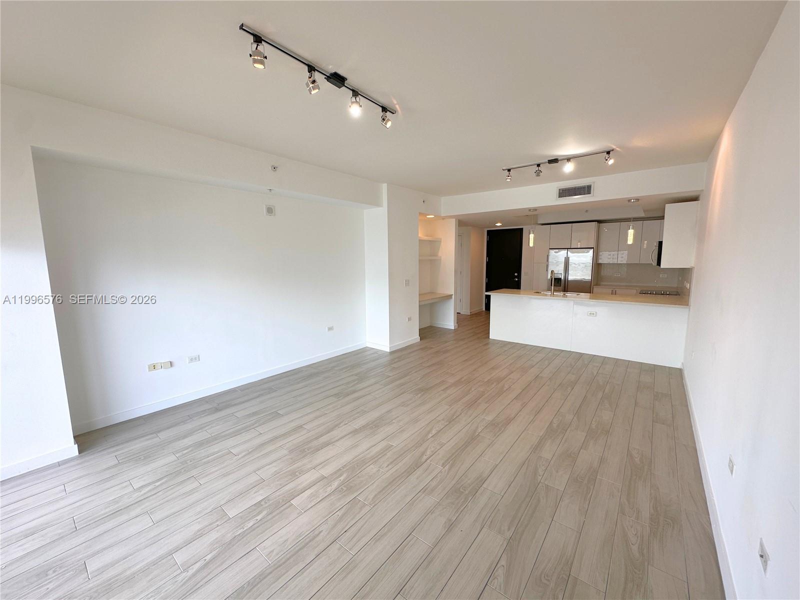 999 Sw 1st Ave 2109 Property Photo 6