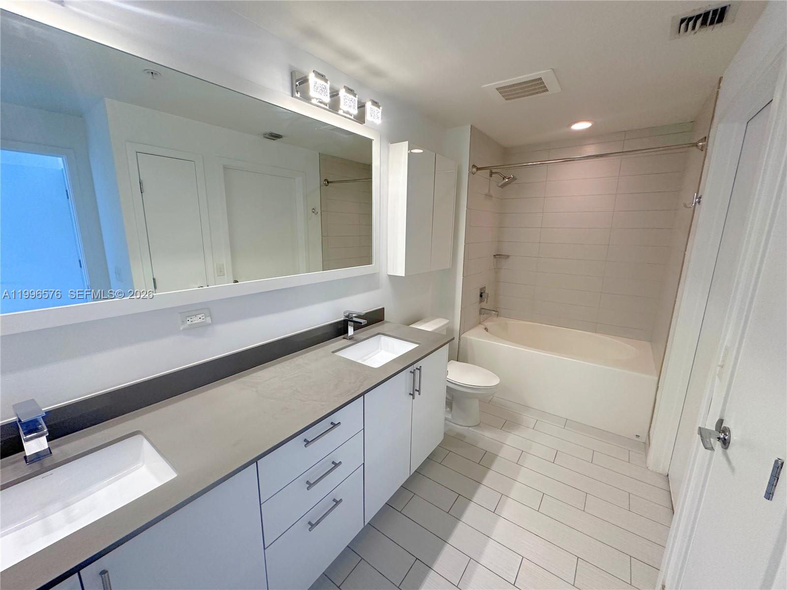999 Sw 1st Ave 2109 Property Photo 8
