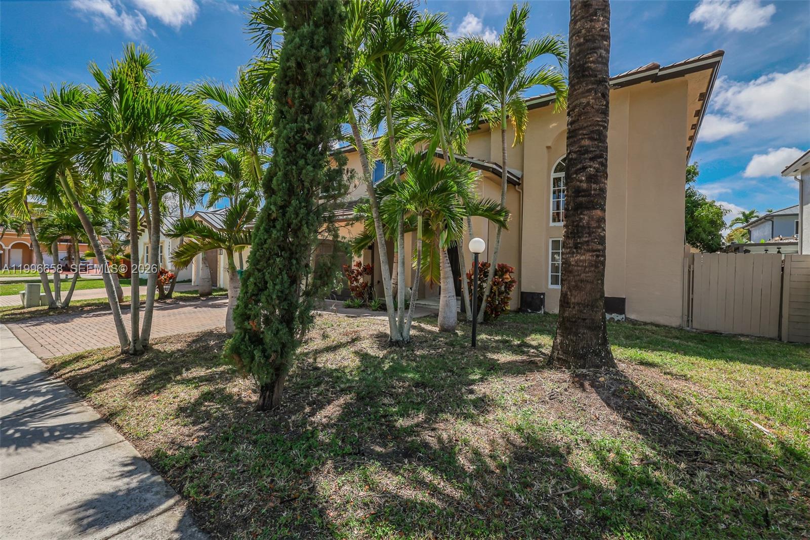 14606 Sw 158th Pl Property Photo 3