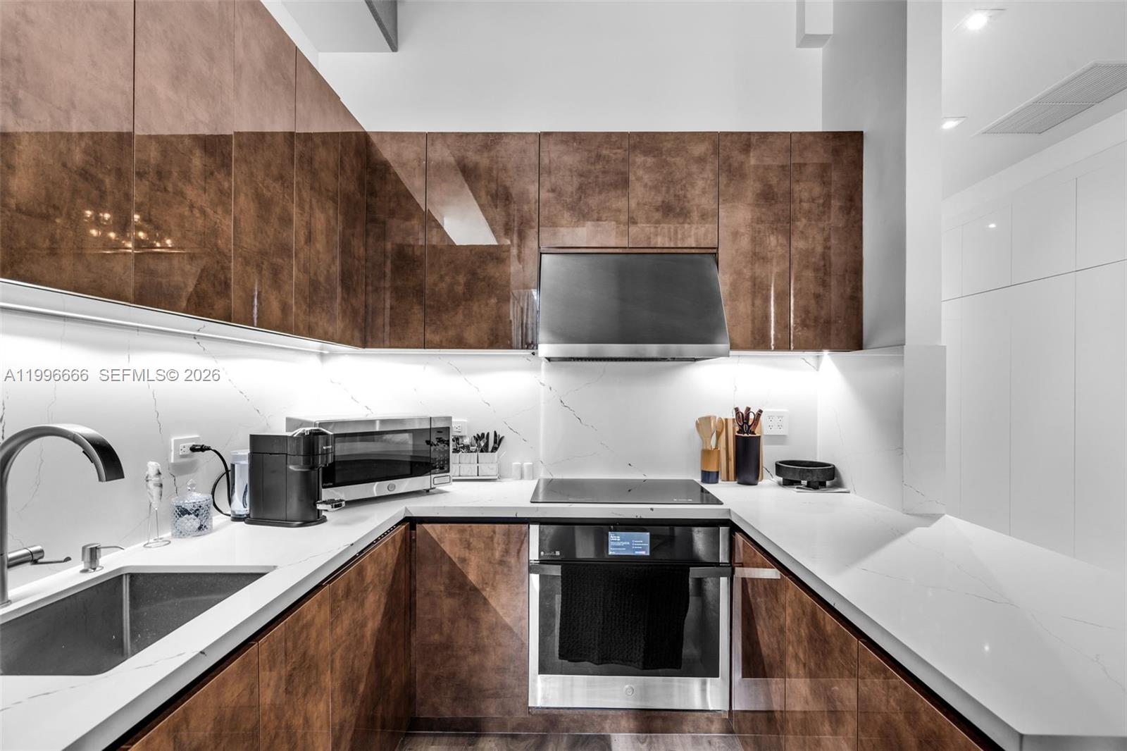 244 Biscayne Blvd 239 Property Photo 18
