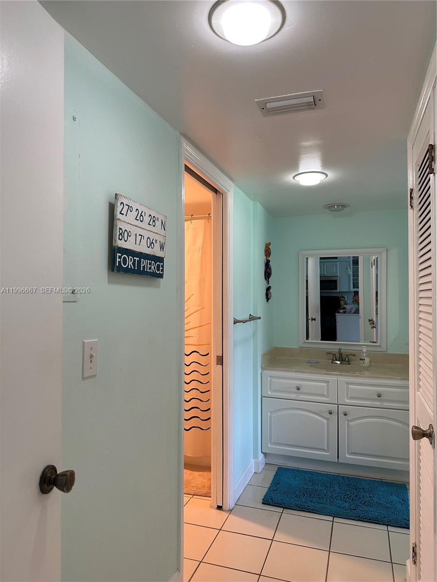 2400 S Ocean Dr 5513 Property Photo 6