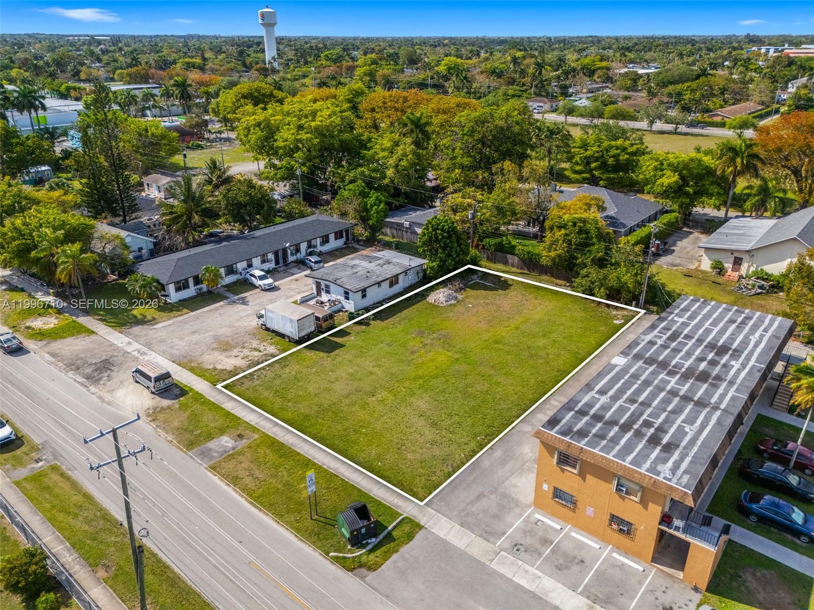 123 NW 6th St