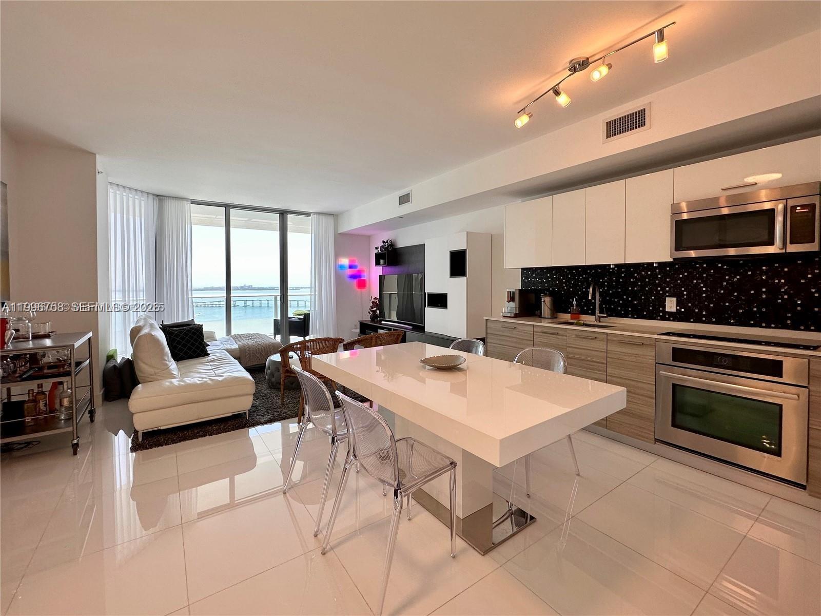 1300 Brickell Bay Dr 3206 Property Photo 7