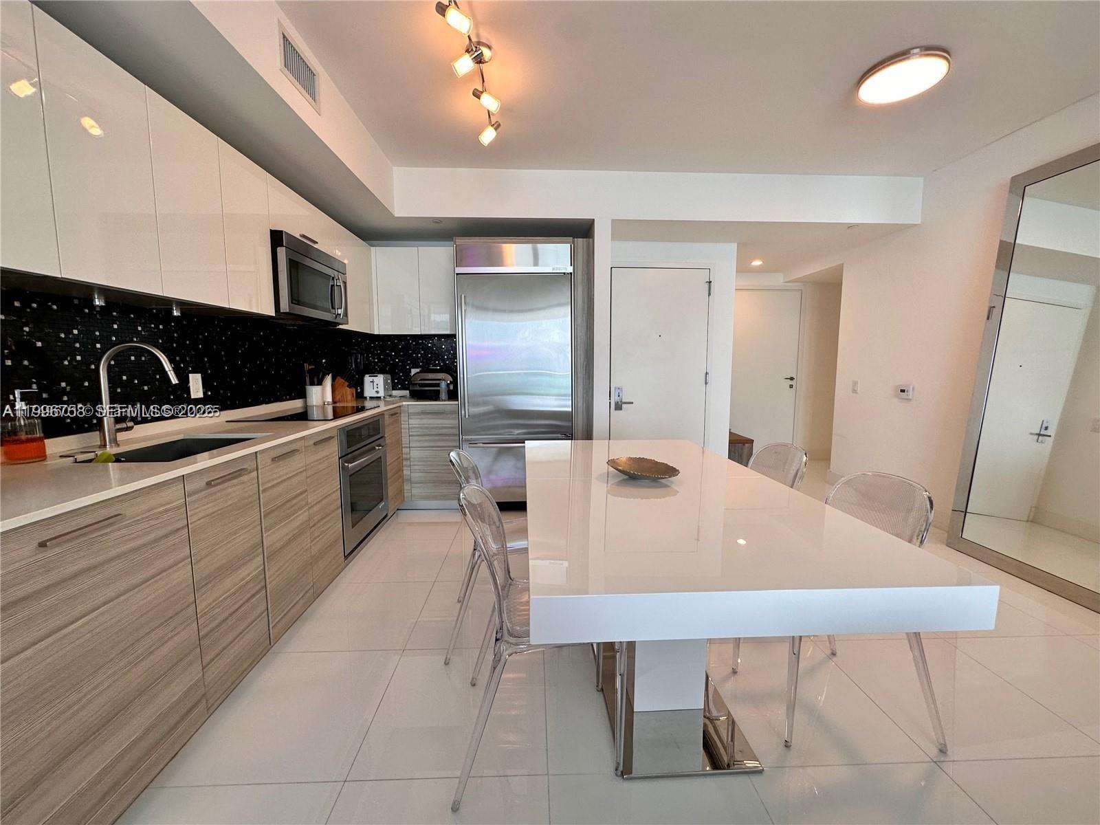 1300 Brickell Bay Dr 3206 Property Photo 19